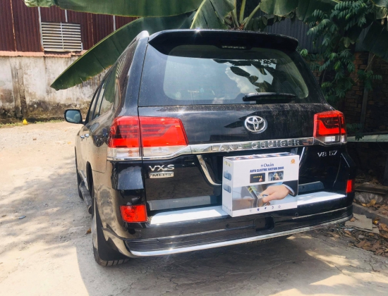 Cửa hít owin Land Cruiser