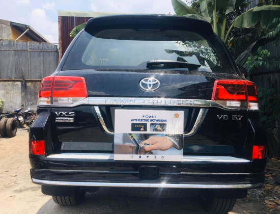 Cửa hít owin Land Cruiser