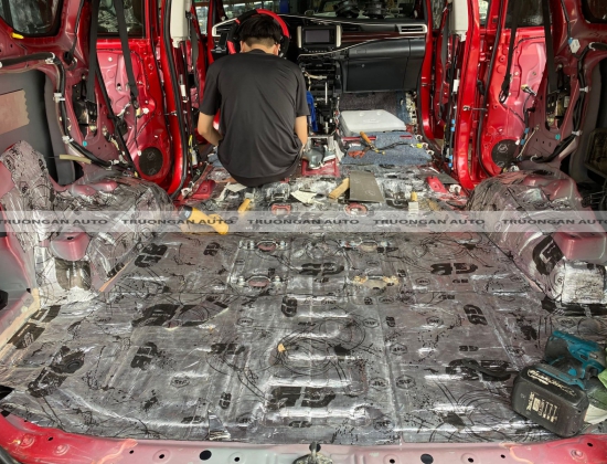 CHỐNG ỒN HIỆU QUẢ CHO TOYOTA INNOVA VENTURER BẰNG VẬT LIỆU CÁCH ÂM STAND CHÍNH HÃNGARTPLAST (STP) 