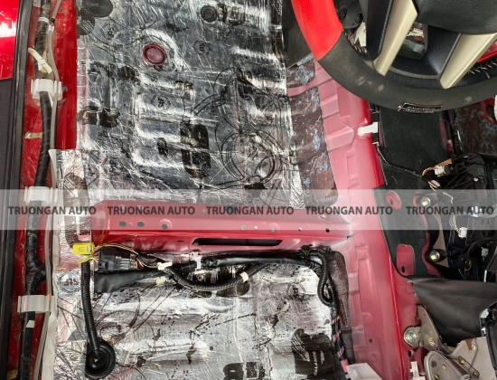 CHỐNG ỒN HIỆU QUẢ CHO TOYOTA INNOVA VENTURER BẰNG VẬT LIỆU CÁCH ÂM STAND CHÍNH HÃNGARTPLAST (STP) 