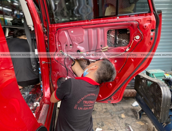 CHỐNG ỒN HIỆU QUẢ CHO TOYOTA INNOVA VENTURER BẰNG VẬT LIỆU CÁCH ÂM STAND CHÍNH HÃNGARTPLAST (STP) 