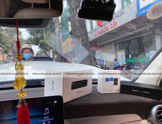 MERCEDES GLC 300 LẮP ĐẶT CAMERA HÀNH TRÌNH IROAD X10 CHÍNH HÃNG 