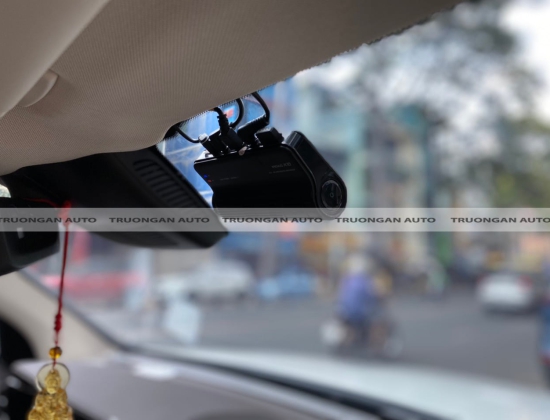 MERCEDES GLC 300 LẮP ĐẶT CAMERA HÀNH TRÌNH IROAD X10 CHÍNH HÃNG 