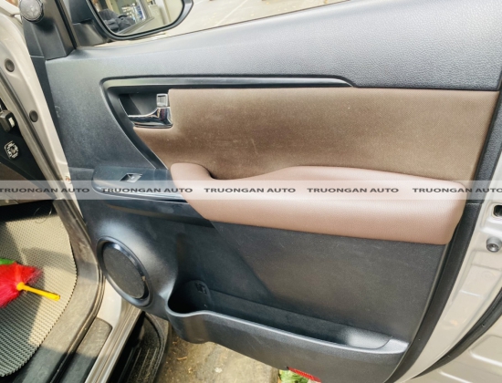 BỌC GHẾ DA TOYOTA FORTUNER 