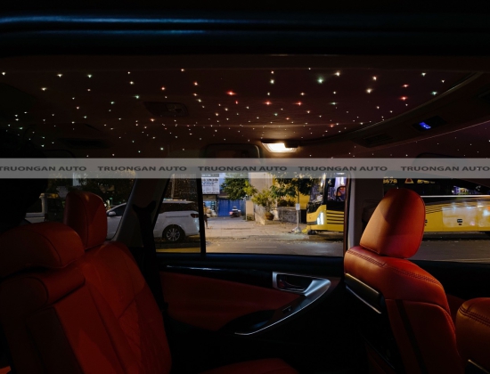 LAND ROVER LÊN COMBO BỌC TRẦN DA VÀ TRẦN SAO