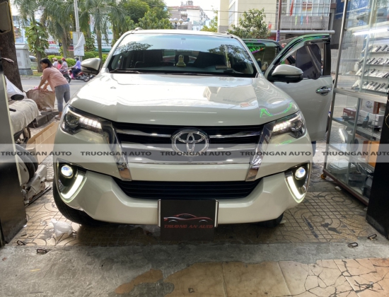 TOYOTA FORTUNER ĐỘ BI LED GẦM VÀ GẮN LED SƯƠNG MÙ 