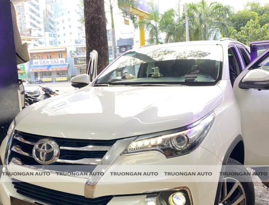 TOYOTA FORTUNER ĐỘ BI LED GẦM VÀ GẮN LED SƯƠNG MÙ 