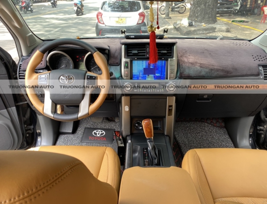 TOYOTA LAND CRUISER PRADO BỌC GHẾ DA SANG TRỌNG 