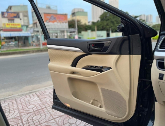 TOYOTA HIGHLANDER LÊN COMBO GHẾ ĐỘ VIP LIMOUSINE 
