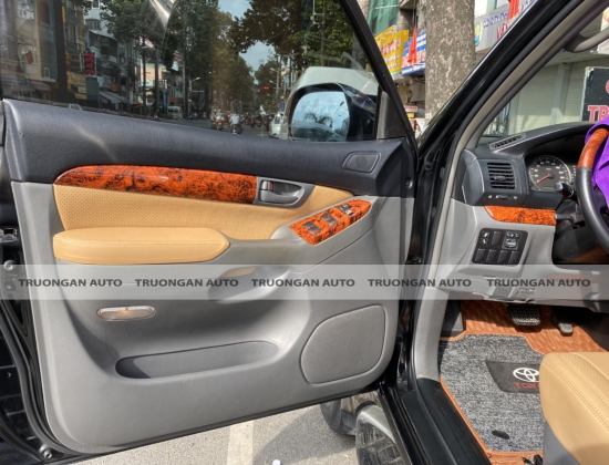 TOYOTA LAND CRUISER PRADO  BỌC GHẾ DA + ỐP GỖ NỘI THẤT SANG TRỌNG