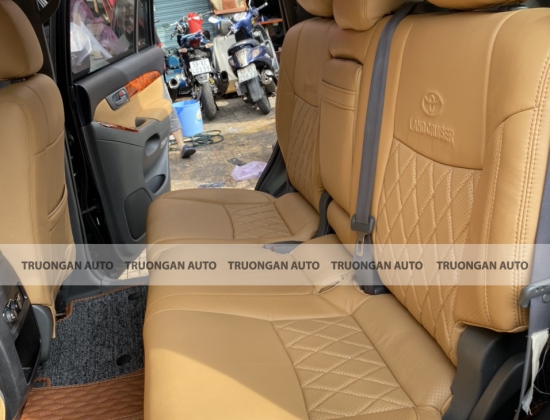 TOYOTA LAND CRUISER PRADO  BỌC GHẾ DA + ỐP GỖ NỘI THẤT SANG TRỌNG