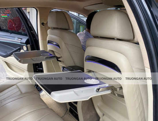  LẮP ĐẶT BÀN LÀM VIỆC SAU GHẾ CHO XE BMW X6 CAO CẤP