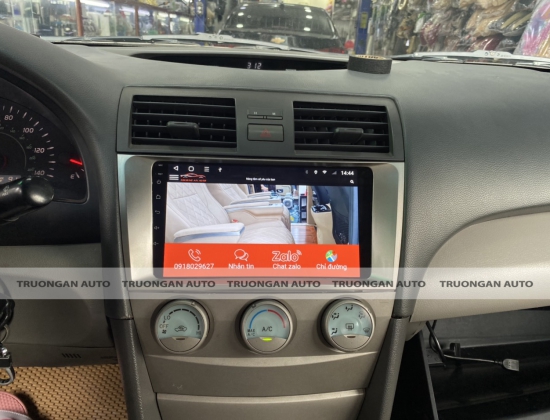 TOYOTA CAMRY TRỞ NÊN TIỆN NGHI HƠN VỚI BỘ MÀN HÌNH DVD SANTEK 