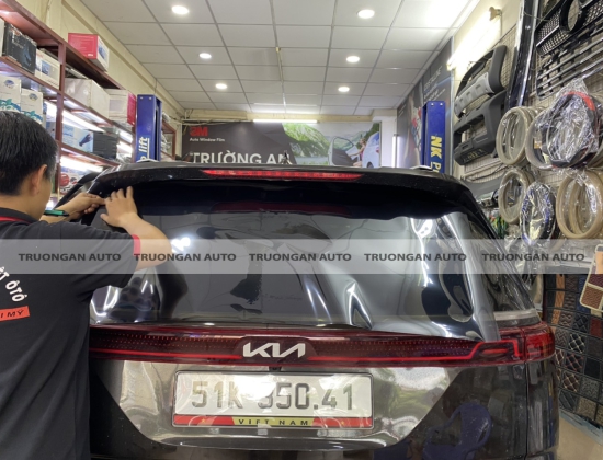 DÁN PHIM CÁCH NHIỆT 3M THEO TIÊU CHUẨN USA CHO XE KIA CARNIVAL 2022