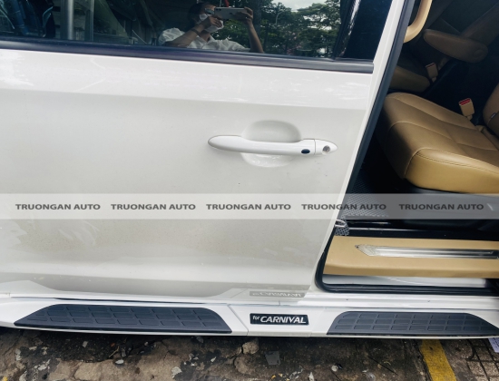 KIA SEDONA TRANG BỊ BỆ BƯỚC LÊN XUỐNG ZIN THEO XE 