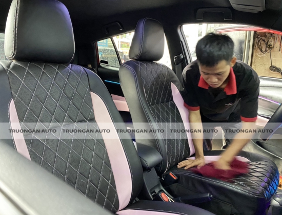  TOYOTA YARIS BỌC GHẾ DA , GẮN CÔNG TẮC CHỈNH  ĐIỆN 