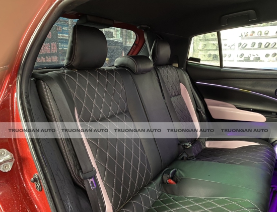  TOYOTA YARIS BỌC GHẾ DA , GẮN CÔNG TẮC CHỈNH  ĐIỆN 