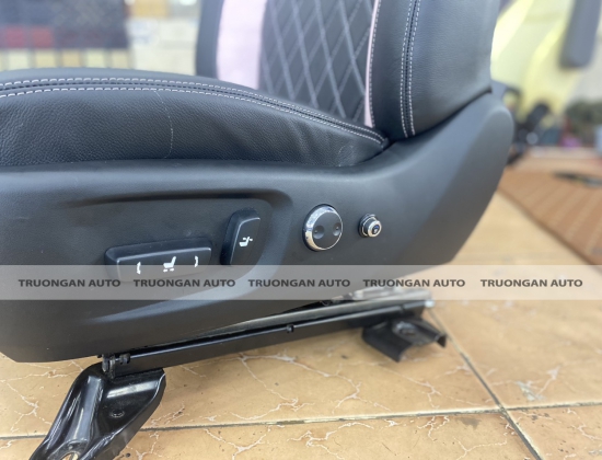  TOYOTA YARIS BỌC GHẾ DA , GẮN CÔNG TẮC CHỈNH  ĐIỆN 