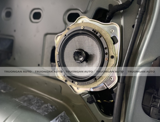 FORD TOURNEO ĐƯỢC CHỦ XE LÊN SƯƠNG SƯƠNG 2 CẶP LOA FOCAL + SUB ALPINE CHÍNH HÃNG  