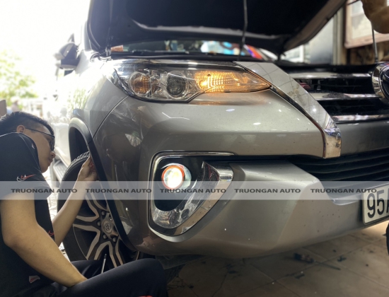TOYOTA FORTUNER ĐỘ BI LED GẦM ĐỈNH CỦA CHÓP