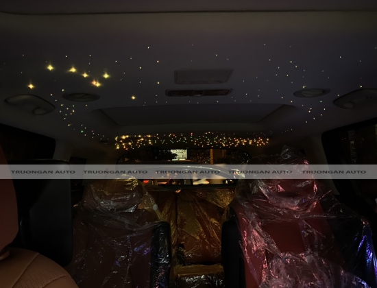 LUNG LINH LẤP LÁNH VỚI BỘ LED TRẦN SAO CHO XE KIA CARNIVAL 2022