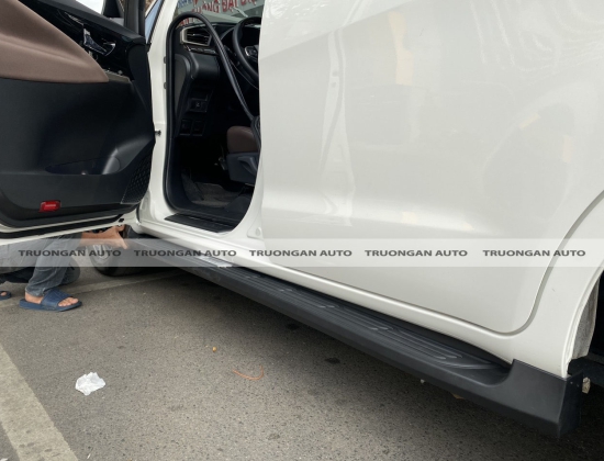 BỆ BƯỚC LÊN XUỐNG CHO XE TOYOTA INNOVA 