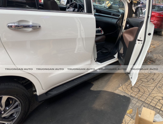 BỆ BƯỚC LÊN XUỐNG CHO XE TOYOTA INNOVA 