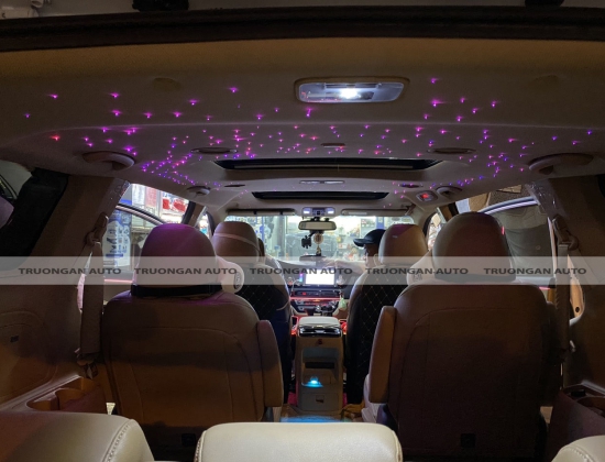 KIA SEDONA GẮN LED TRẦN SAO XỊN XÒ