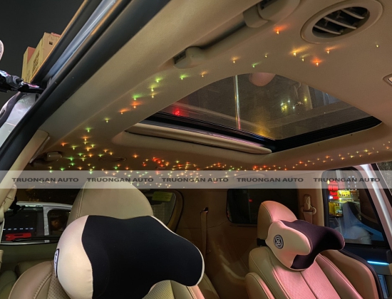 KIA SEDONA GẮN LED TRẦN SAO XỊN XÒ